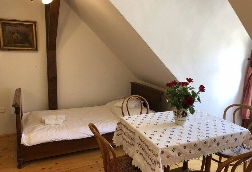 １ベッドルームのスーペリアアパートメント, The Houses Of History  Anno 1830