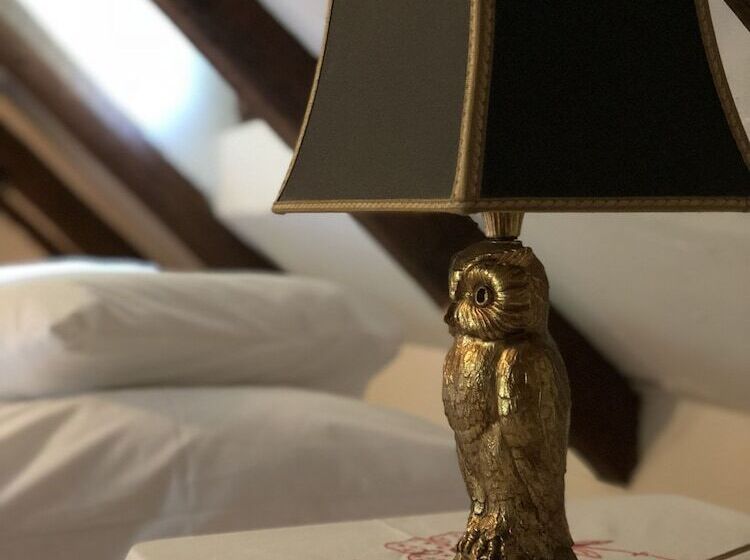 ガーデンビュースタンダードルーム, The Houses Of History  Anno 1830