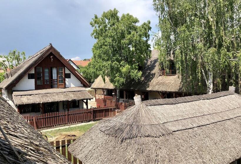 ガーデンビュースタンダードルーム, The Houses Of History  Anno 1830