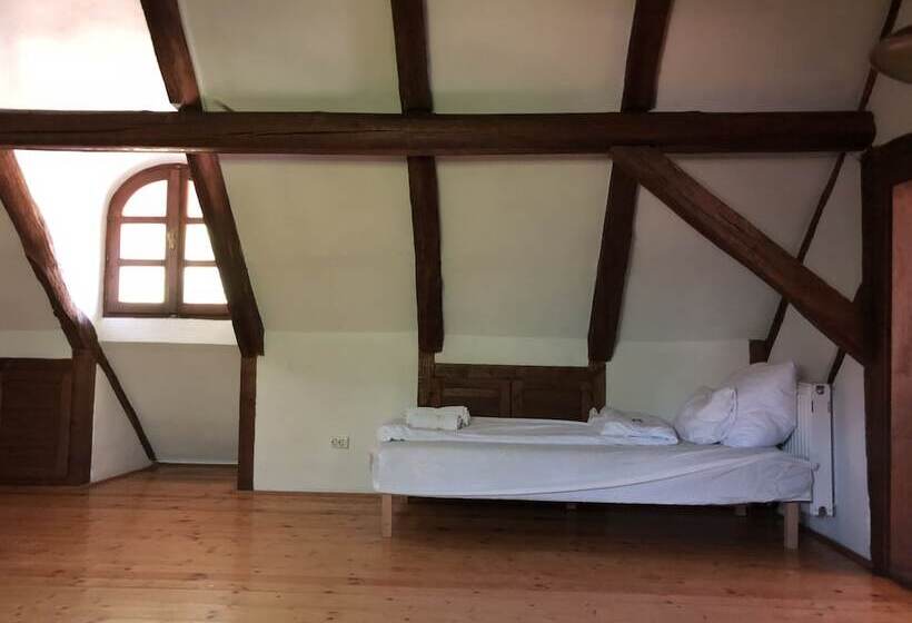 ガーデンビューファミリールーム, The Houses Of History  Anno 1830