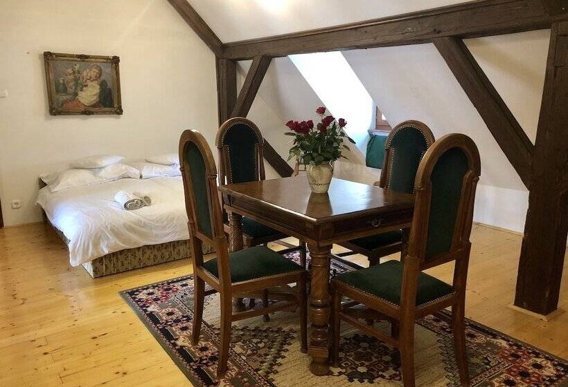 ガーデンビューファミリールーム, The Houses Of History  Anno 1830