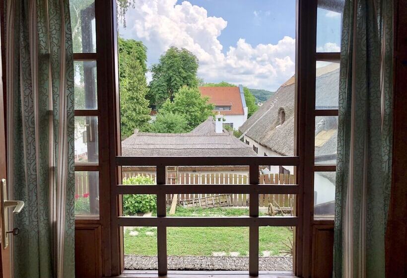 ダブルベッドスタンダードルーム, The Houses Of History  Anno 1830