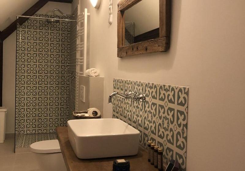 ガーデンビュースタンダードルーム, The Houses Of History  Anno 1830