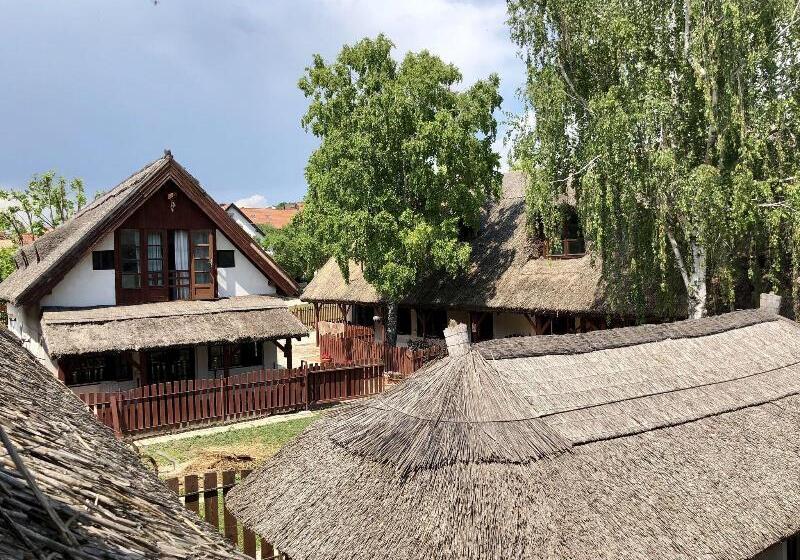 ガーデンビュースタンダードルーム, The Houses Of History  Anno 1830