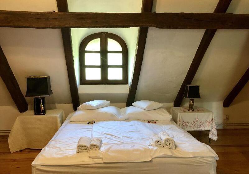 ガーデンビュースタンダードルーム, The Houses Of History  Anno 1830