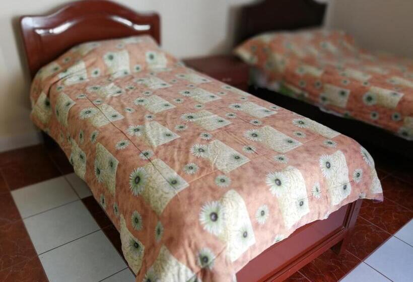 Aile Odası, Tierra Nuestra