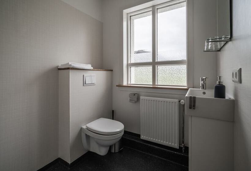 اتاق استاندارد, Holt Inn