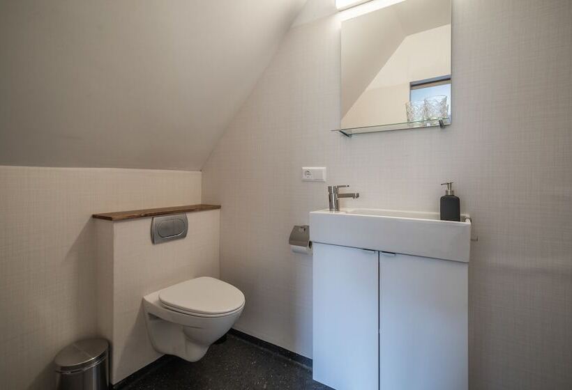 اتاق استاندارد, Holt Inn