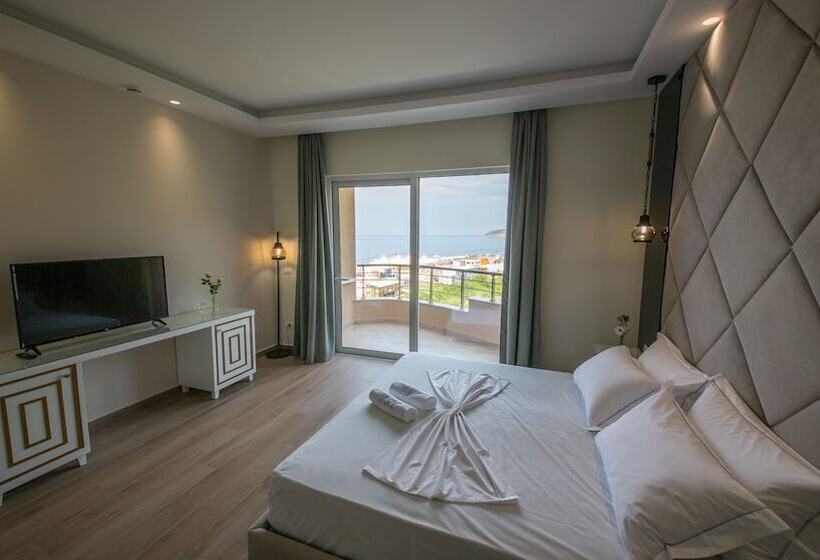 豪华三人间, Sole Luna