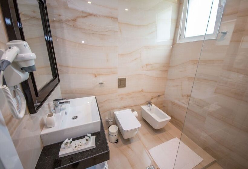 豪华套房, Sole Luna