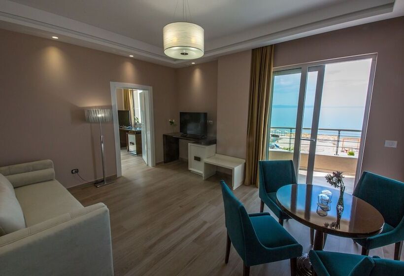 带海景的复工套房, Sole Luna