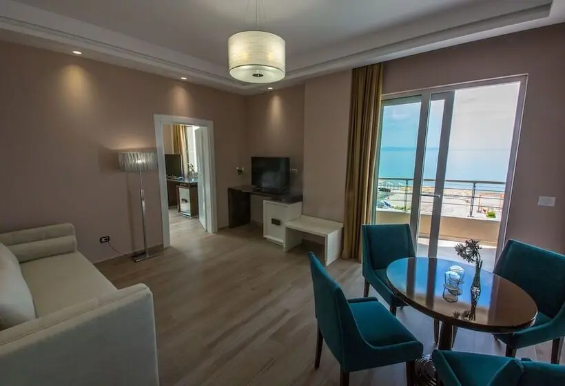 Deluxe Suite Sea View, Sole Luna