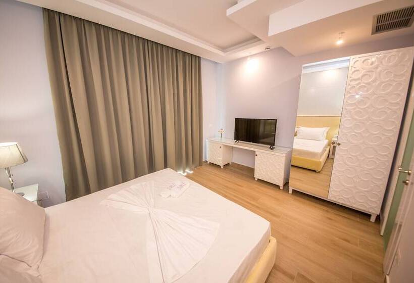 Family Suite, Sole Luna