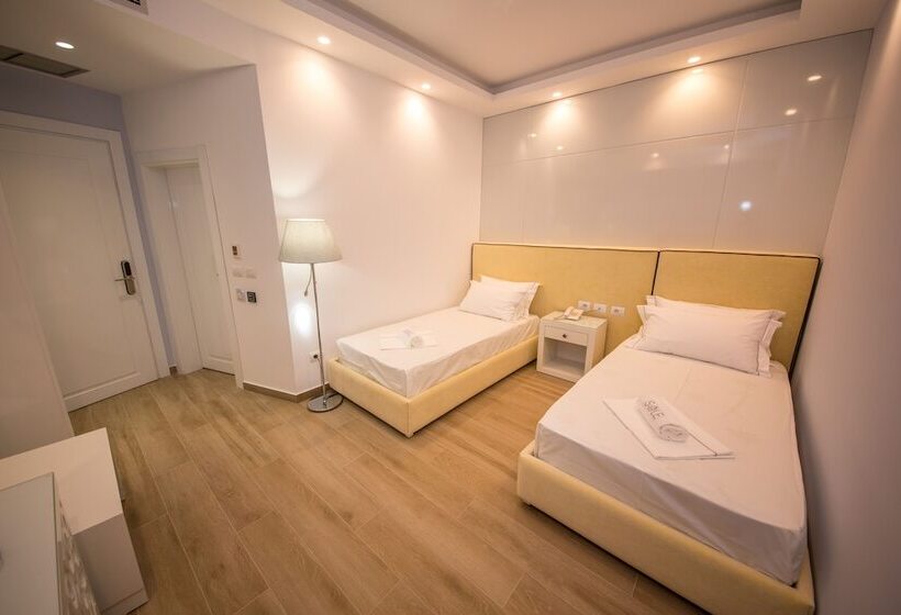 家庭套房, Sole Luna