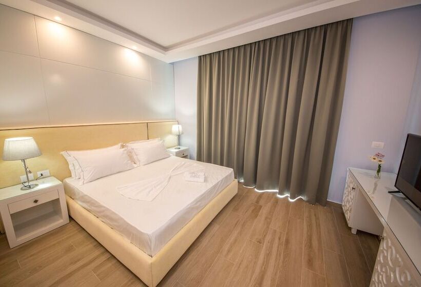 Family Suite, Sole Luna