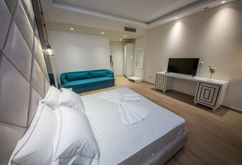 豪华三人间, Sole Luna