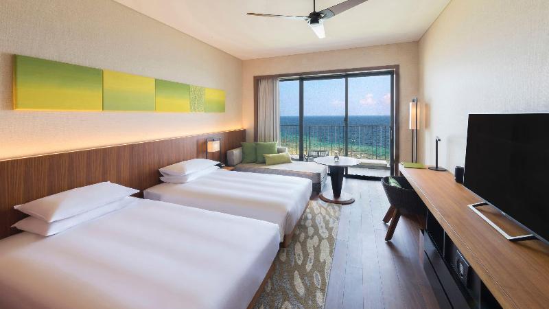 اتاق استاندارد با چشم‌انداز دریاچه, Hyatt Regency Seragaki Island Okinawa