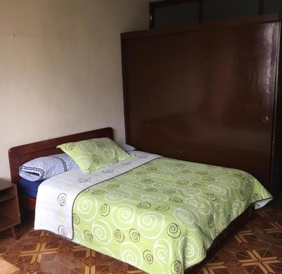 Standart Oda, Manila Plaza