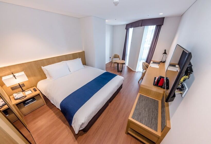 高级大房间, Sirius