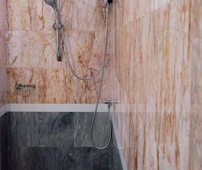 חדר סטנדרט נוף לאגם, The Lake House Ko Yo