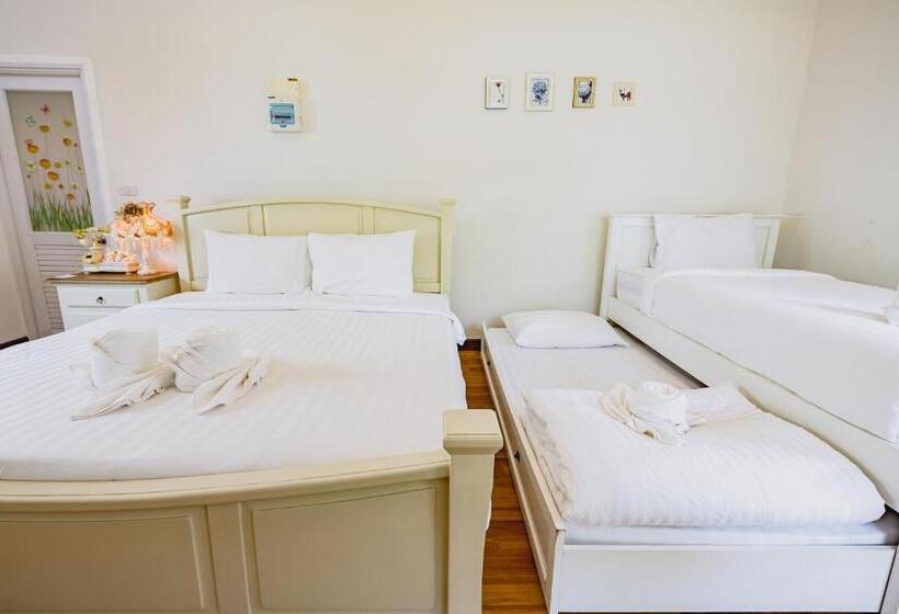 غرفة قياسية رباعية, Sakarin Valley Resort