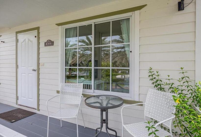 غرفة قياسية رباعية, Sakarin Valley Resort