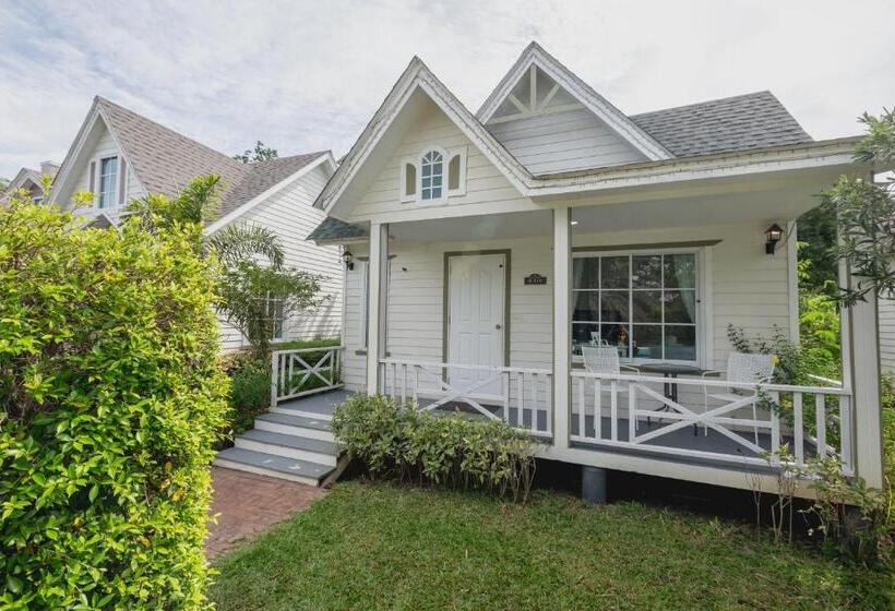 غرفة قياسية رباعية, Sakarin Valley Resort