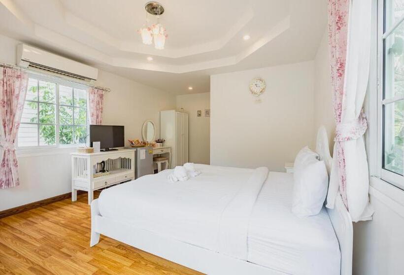 غرفة قياسية مطلّة علي حمام السباحة, Sakarin Valley Resort