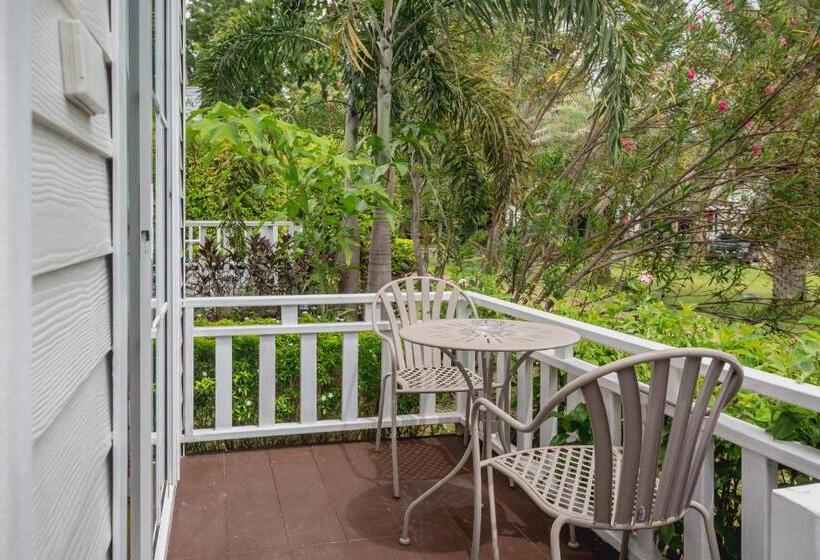 غرفة قياسية مطلّة علي حمام السباحة, Sakarin Valley Resort