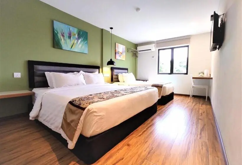 Üç Kişilik Standart Oda, Apple Suites