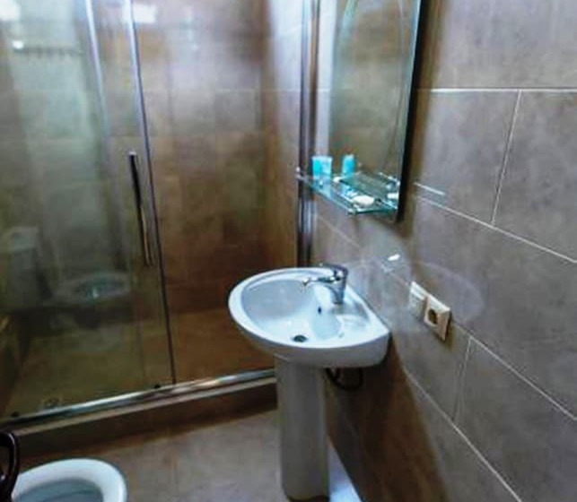 اتاق خانوادگی, Cattaleya