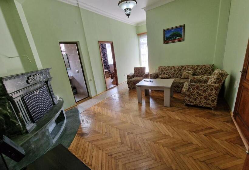 اتاق استاندارد چهار تخته, Cattaleya