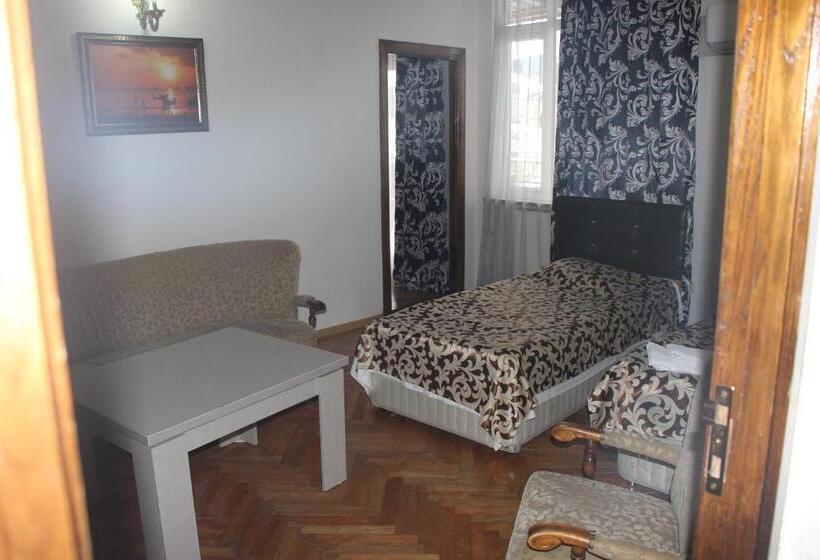 اتاق استاندارد چهار تخته, Cattaleya