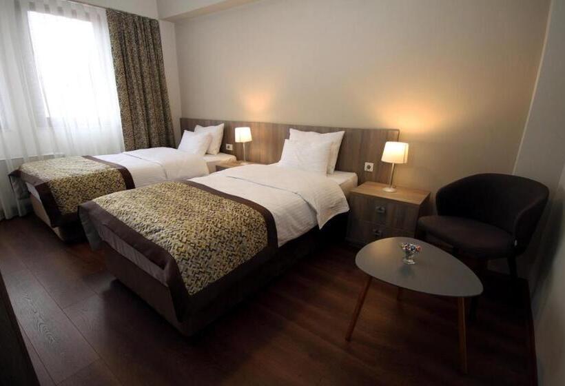 اتاق لوکس با بالکن, Ciflik Winery