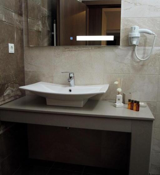 استودیوی لوکس, Ciflik Winery