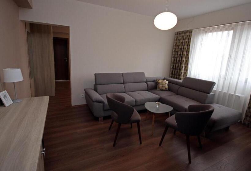 استودیوی لوکس, Ciflik Winery