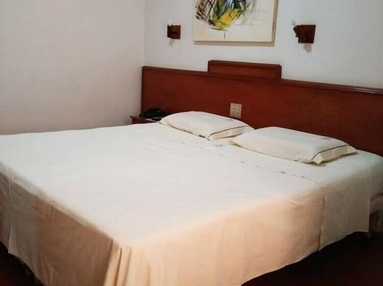 Номер Deluxe, Girardelli