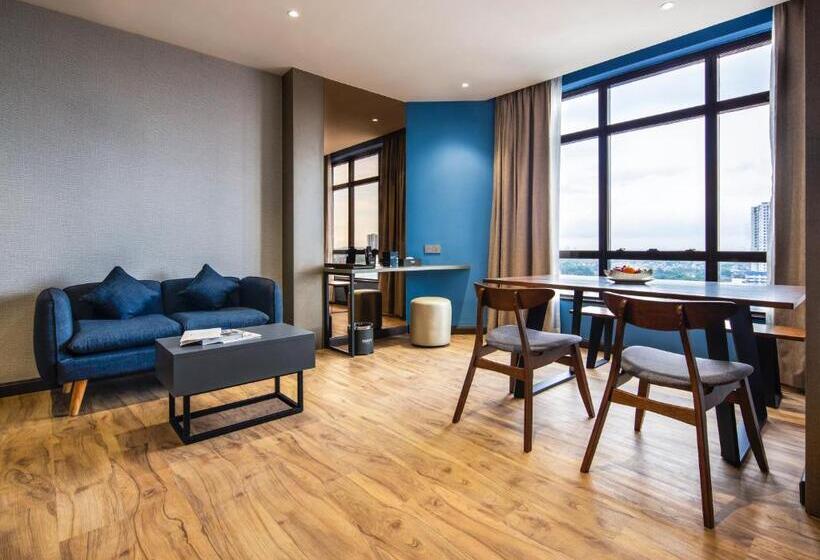 סוויטה משפחתית, Trove Johor Bahru