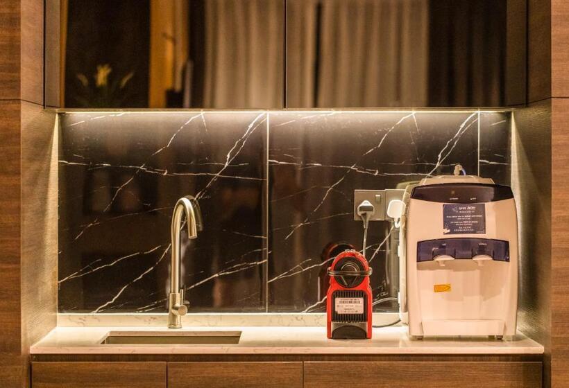 סוויטה אקזקיוטיב, Trove Johor Bahru