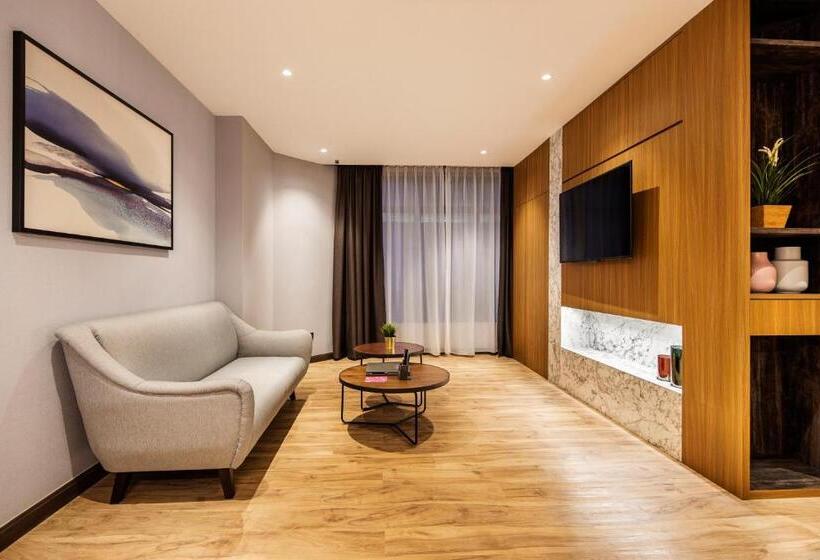 סוויטה אקזקיוטיב, Trove Johor Bahru