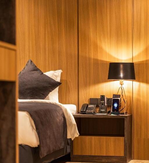 סוויטה אקזקיוטיב, Trove Johor Bahru