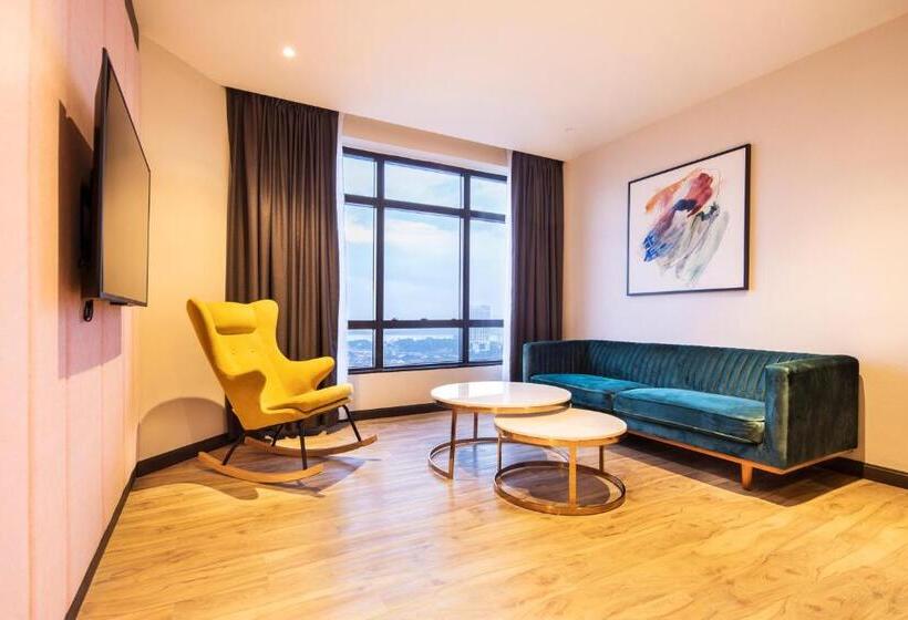 סוויטה, Trove Johor Bahru