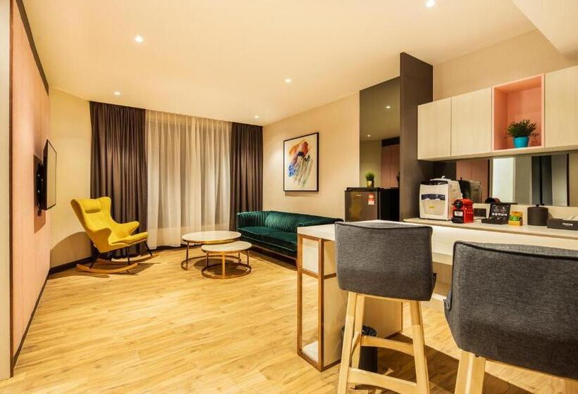 סוויטה, Trove Johor Bahru