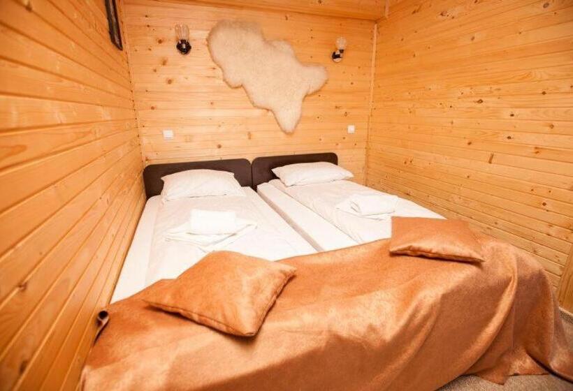 سوئیت جونیور با تراس, Zdybanka