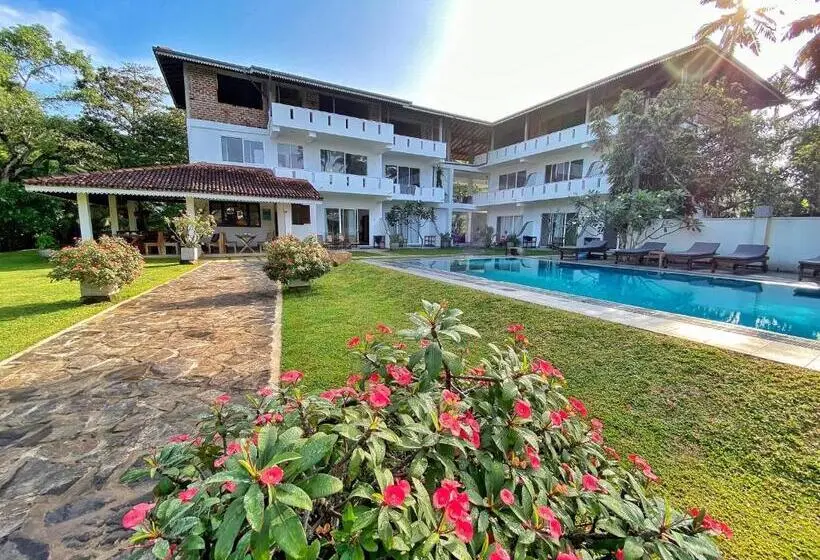 バルコニー付きデラックスルーム, Villa Kaya Guest House