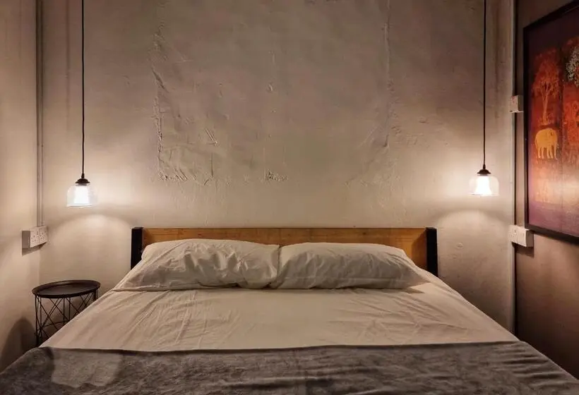 اتاق لوکس, Treehouse Hostel