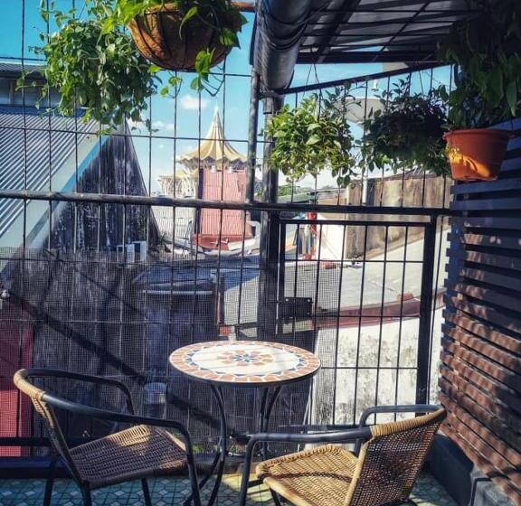 기본룸, Treehouse Hostel