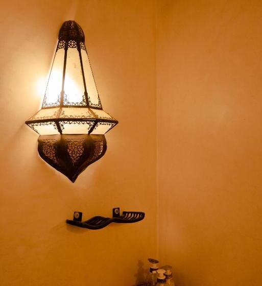 اتاق استاندارد سه نفره, Riadsuerteloca Merzouga