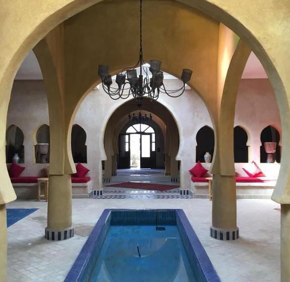 اتاق استاندارد چهار تخته, Riadsuerteloca Merzouga