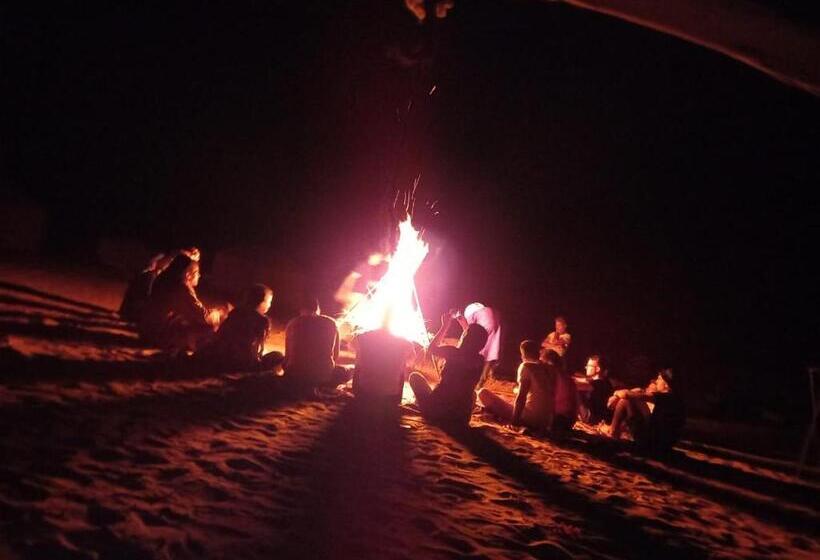 چادر با خدمات رفاهی استاندارد, Riadsuerteloca Merzouga